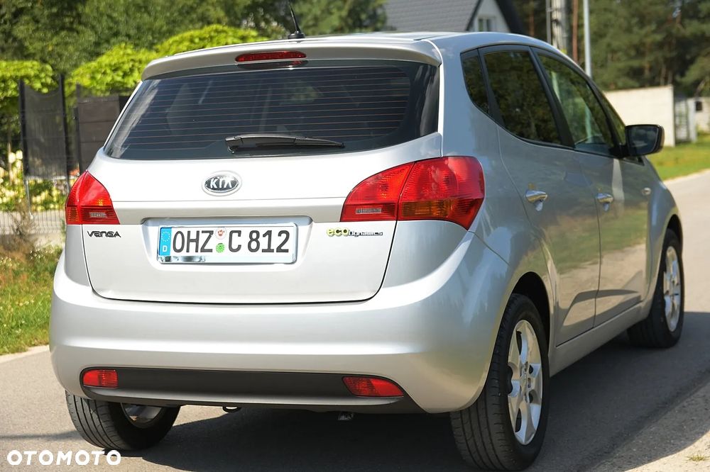 Kia Venga - 8