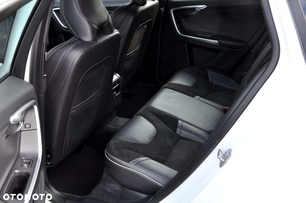 Volvo V60 D4 Drive-E R-Design Momentum - 23