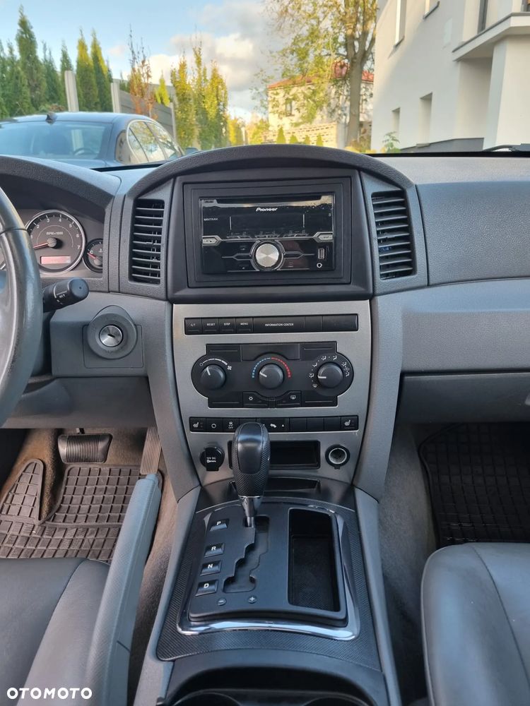 Jeep Grand Cherokee - 9