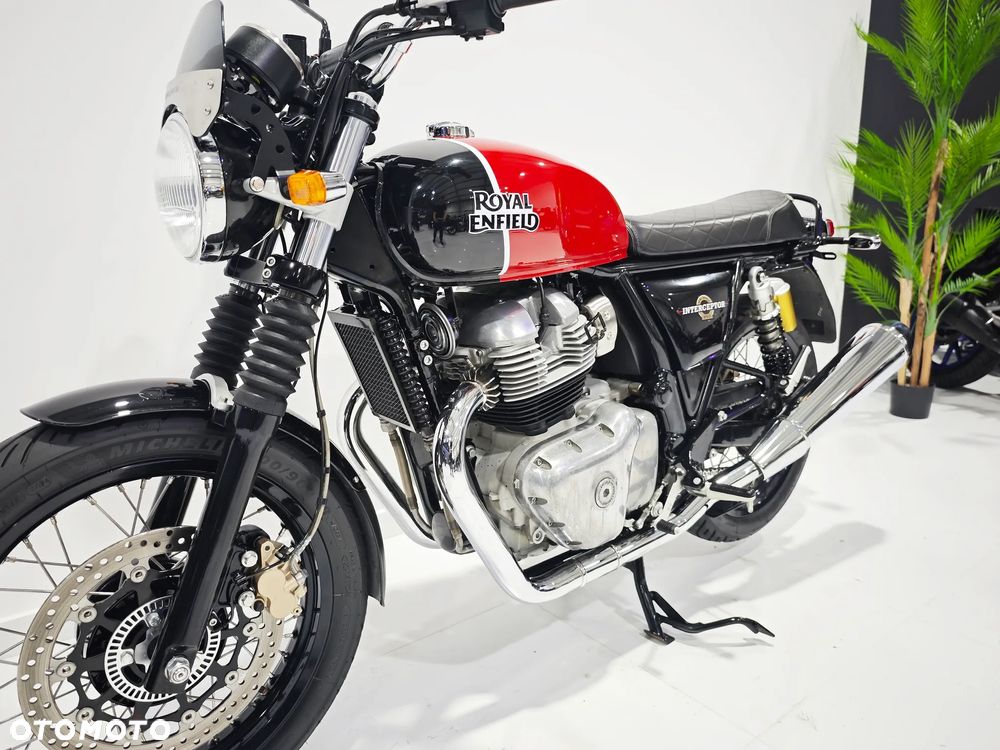 Royal Enfield Interceptor - 14