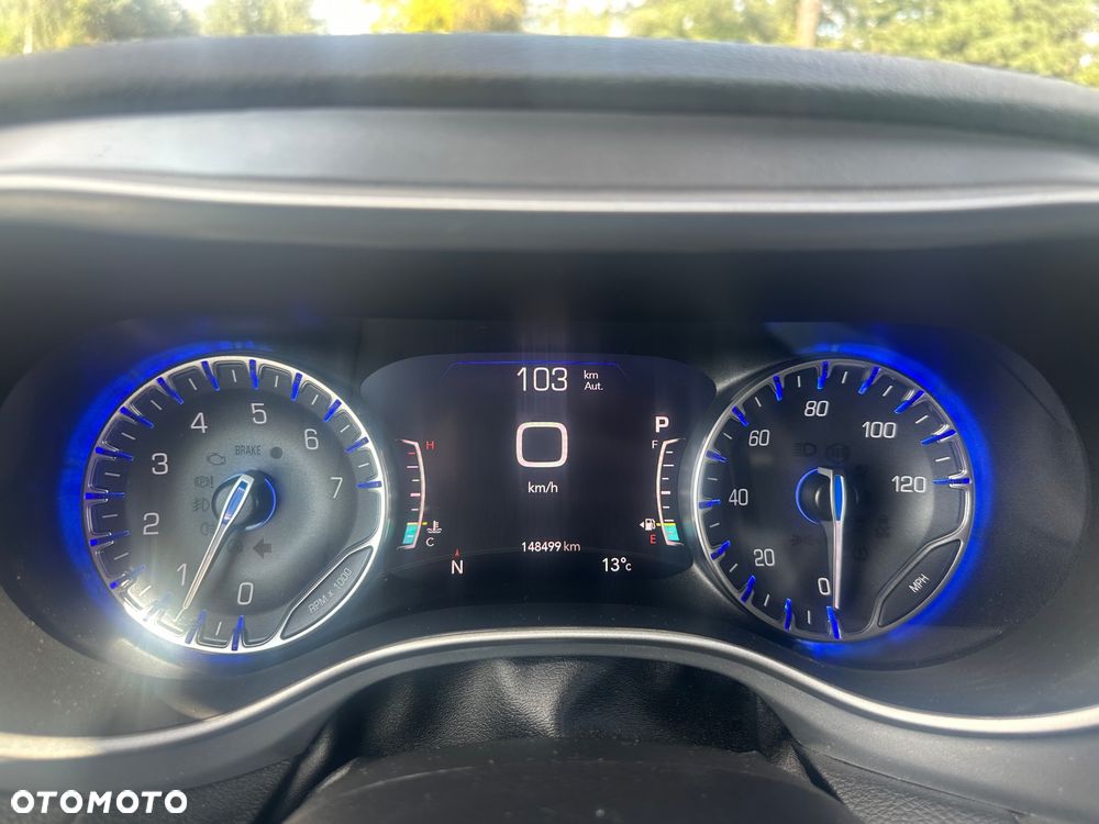 Chrysler Pacifica - 21