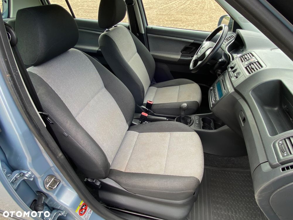 Skoda Fabia 1.2 HTP Ambiente - 10