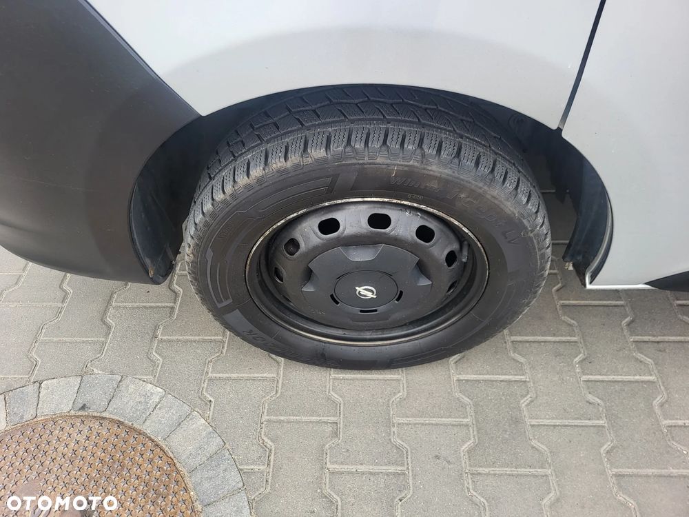 Opel Vivaro - 22