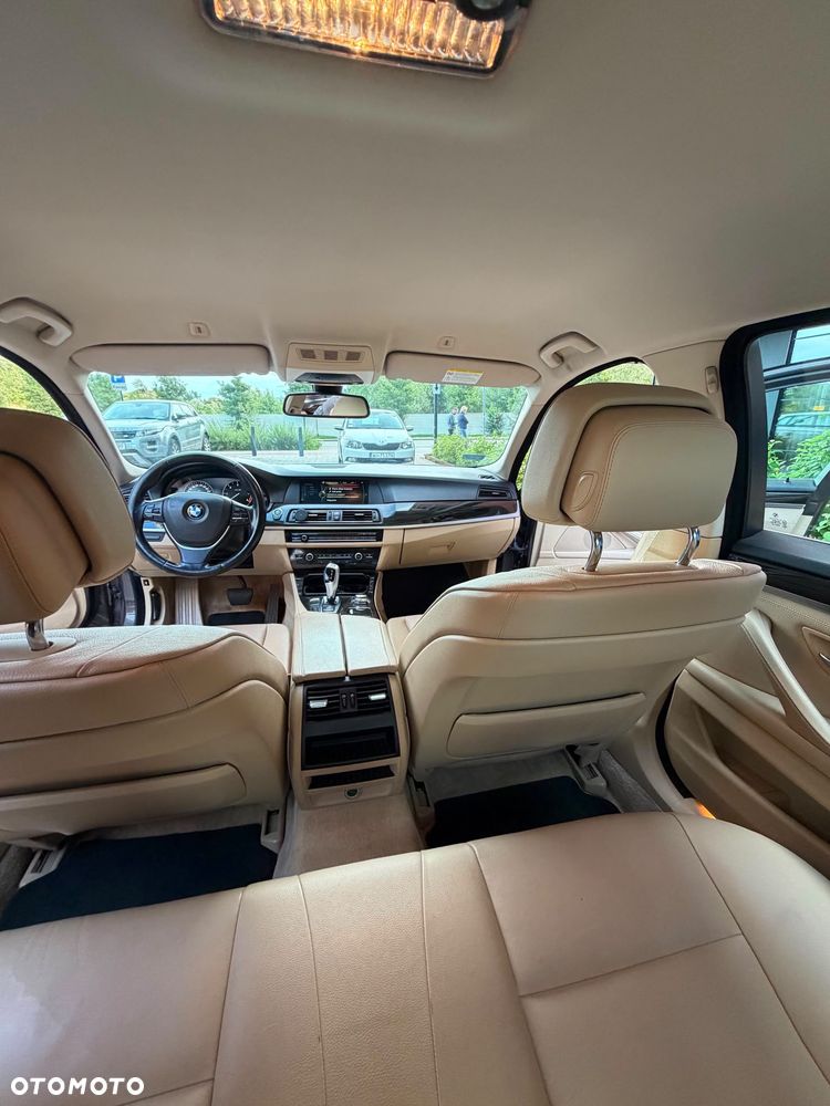 BMW Seria 5 530d xDrive - 7