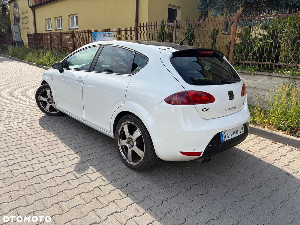 Seat Leon 2008 photo 3