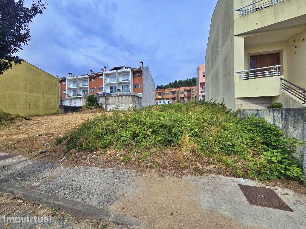 Terreno para Construção de Moradia - Grande imagem: 3/4