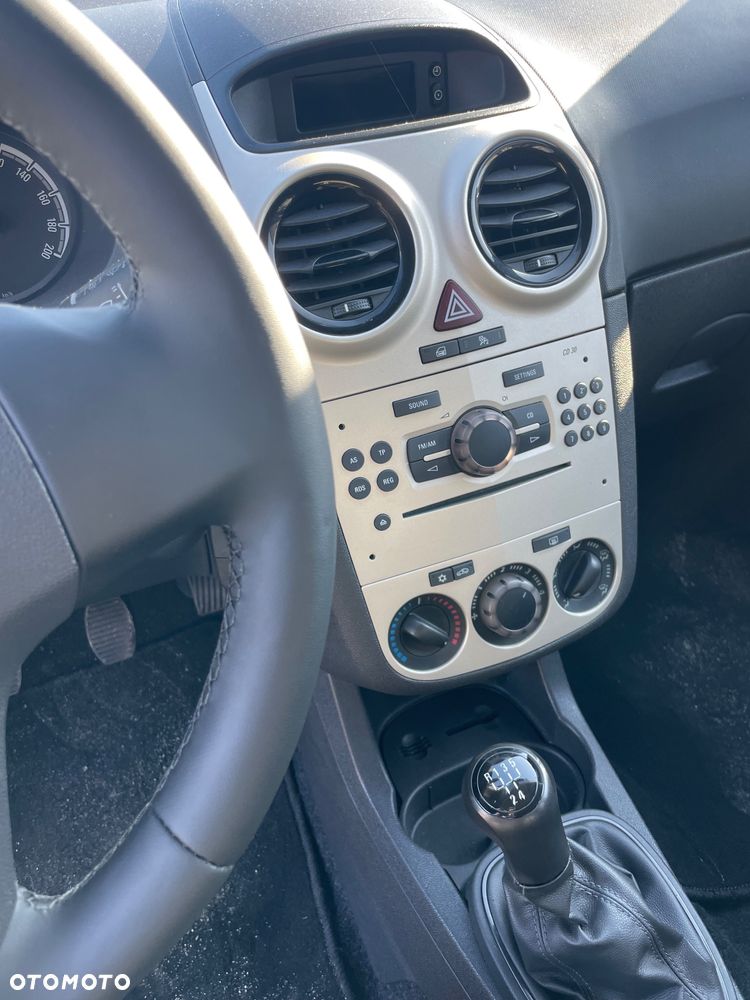 Opel Corsa 1.4 16V Edition - 9