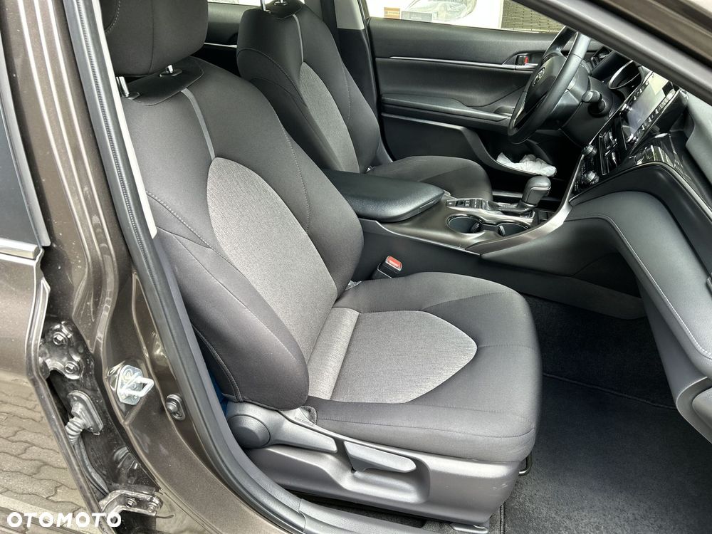 Toyota Camry 2.5 Hybrid Comfort CVT - 15