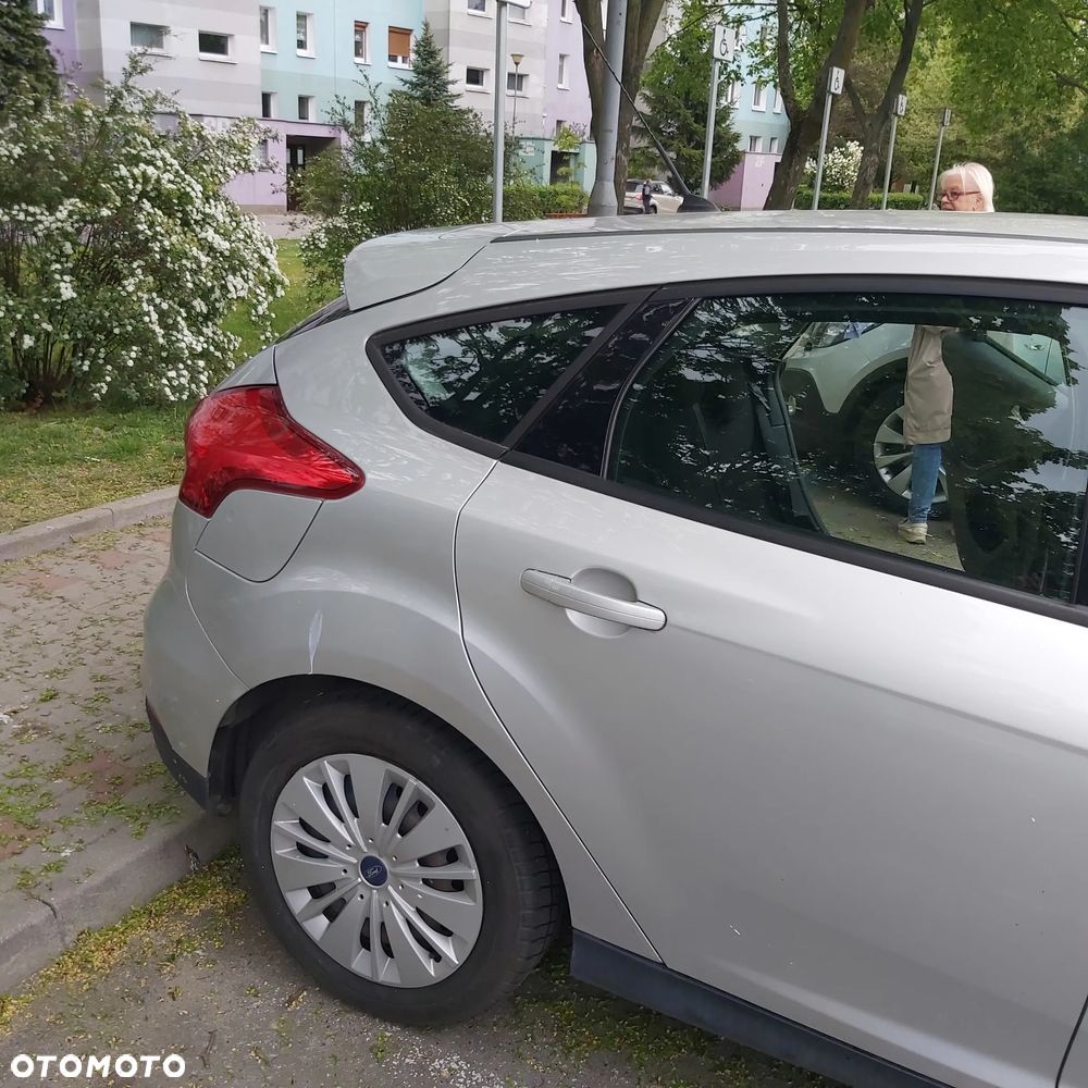 Ford Focus 1.6 Trend - 6