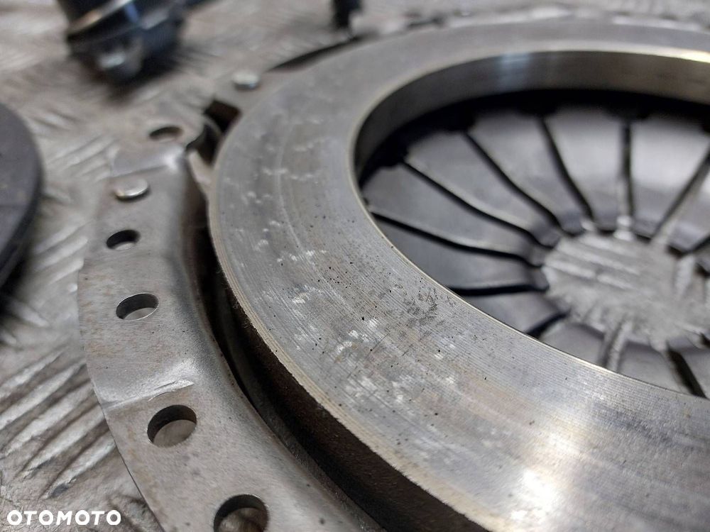 SPRZĘGŁO TARCZA + DOCISK + ŁOŻYSKO OPOROWE FORD FOCUS MK4 1.0 ECOBOOST - 8