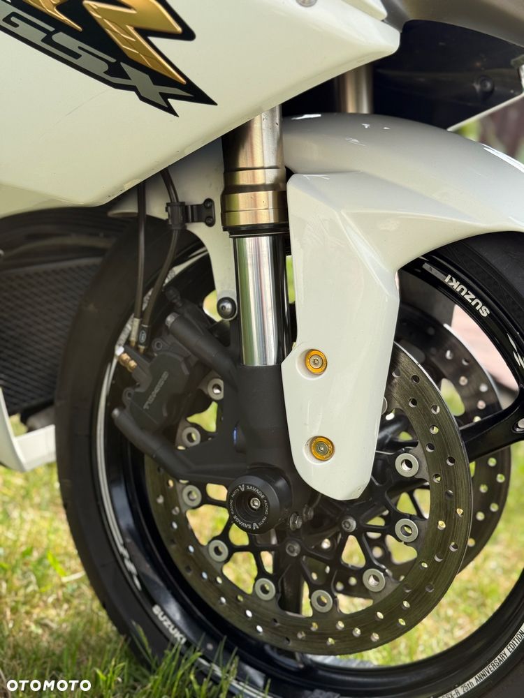 Suzuki GSX-R - 19
