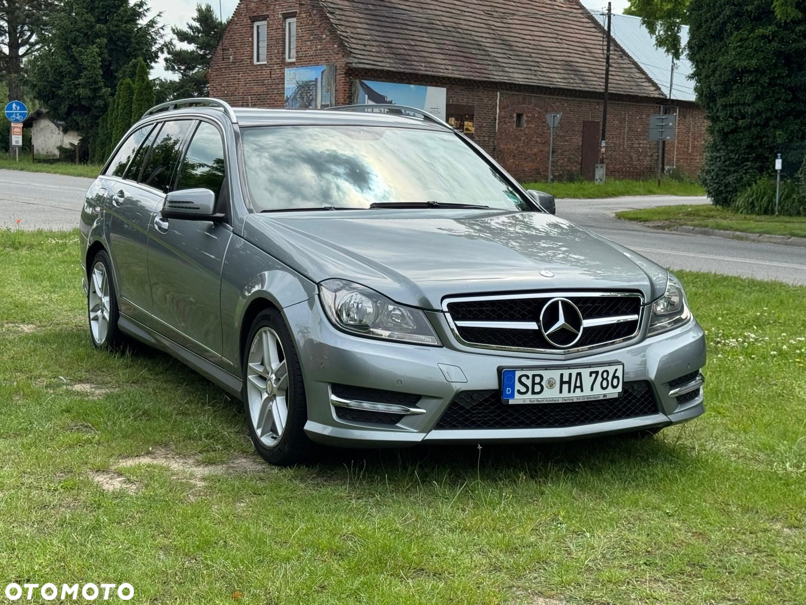Mercedes-Benz Klasa C 180 CGI BlueEff Avantgarde - 6