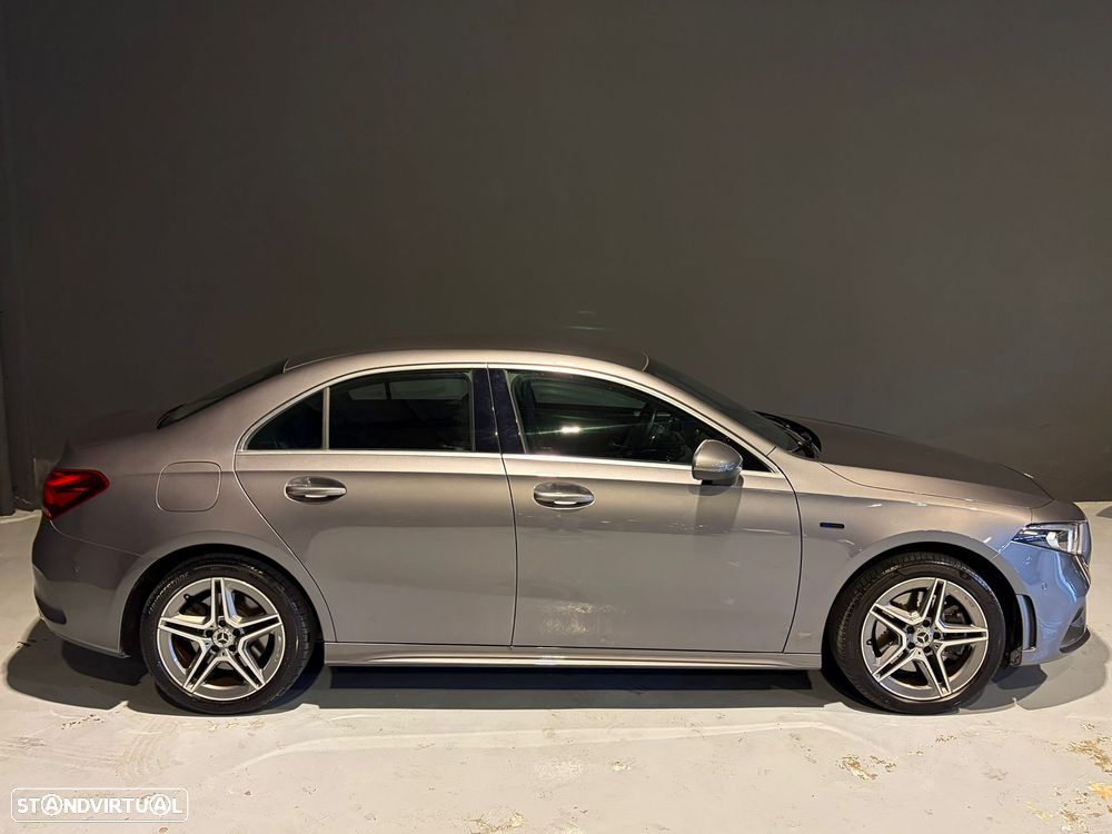 Mercedes-Benz A 250 Limousine e 8G-DCT AMG Line - 4