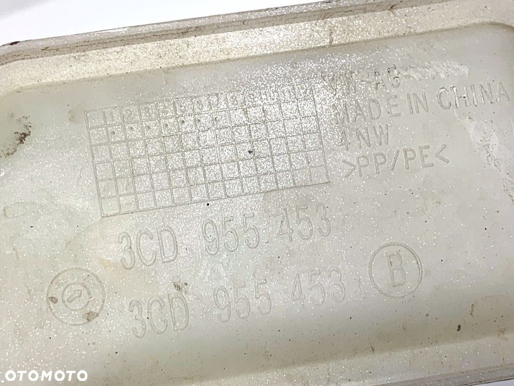 ZBIORNIK SPRYSKIWACZY  VW PASSAT B6 Variant (3C5) 2005 - 2011 2.0 TDI 103 kW [140 KM] olej napędowy - 4