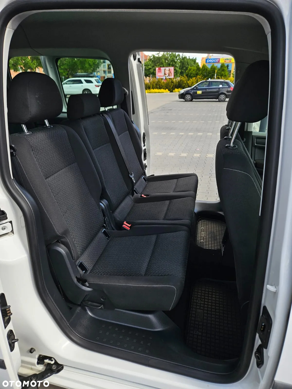 Volkswagen Caddy Maxi 2.0 TDI Trendline 4Motion DSG - 10
