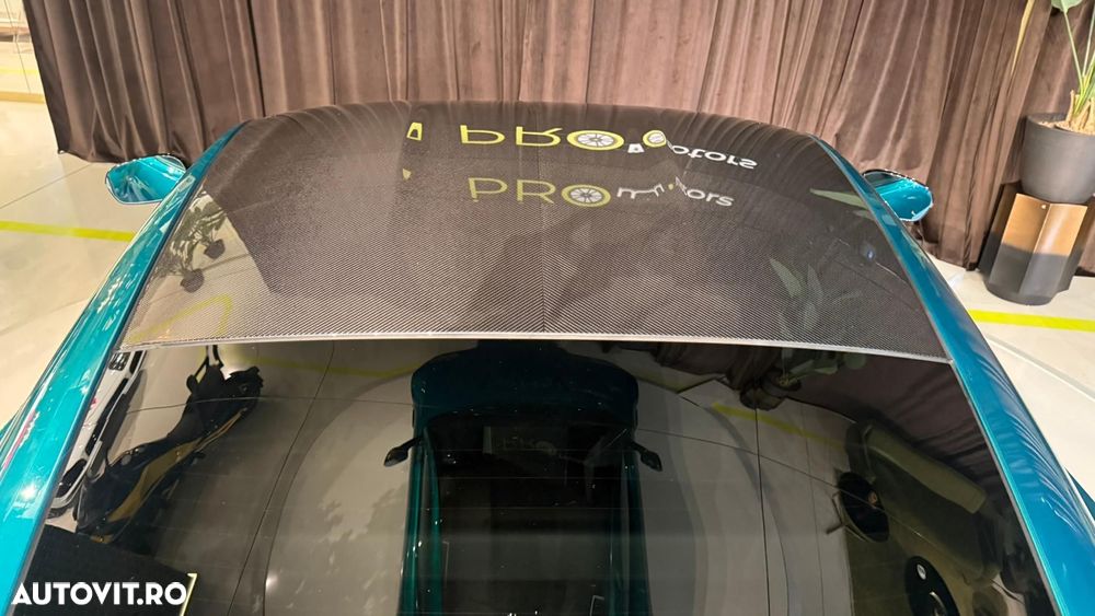 Aston Martin V8 Vantage - 10