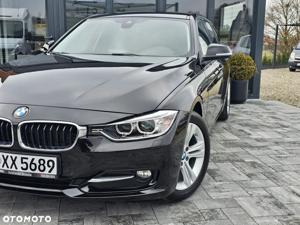BMW Seria 3 320d DPF Edition Sport - 11