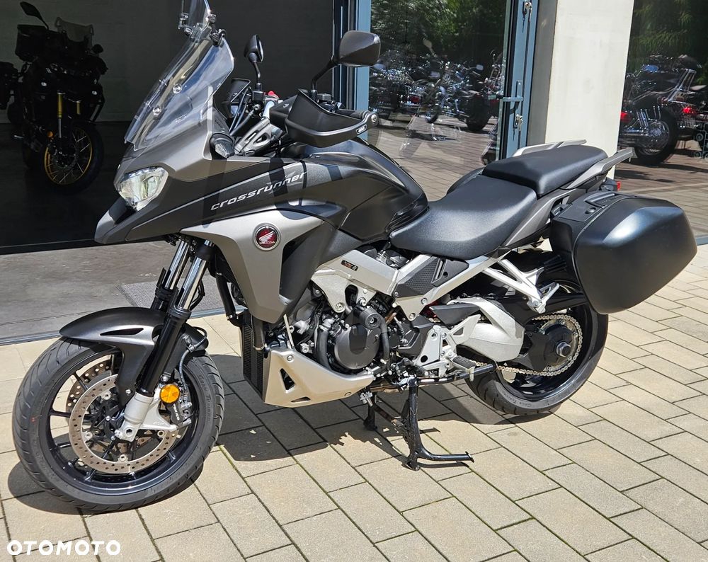 Honda VFR - 4