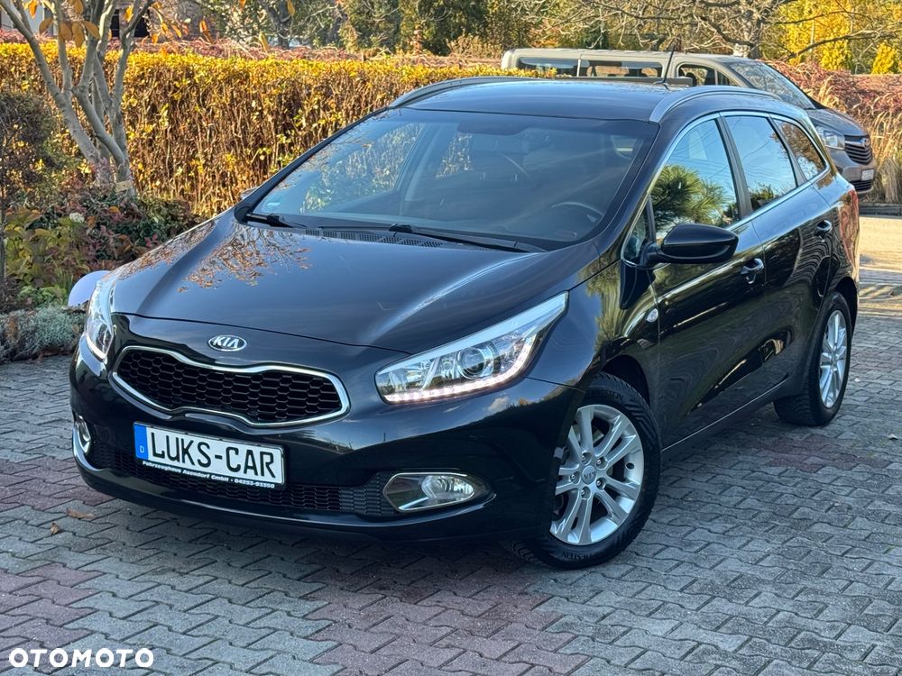 Kia Ceed 1.4 CVVT SW Fifa World Cup Edition - 37