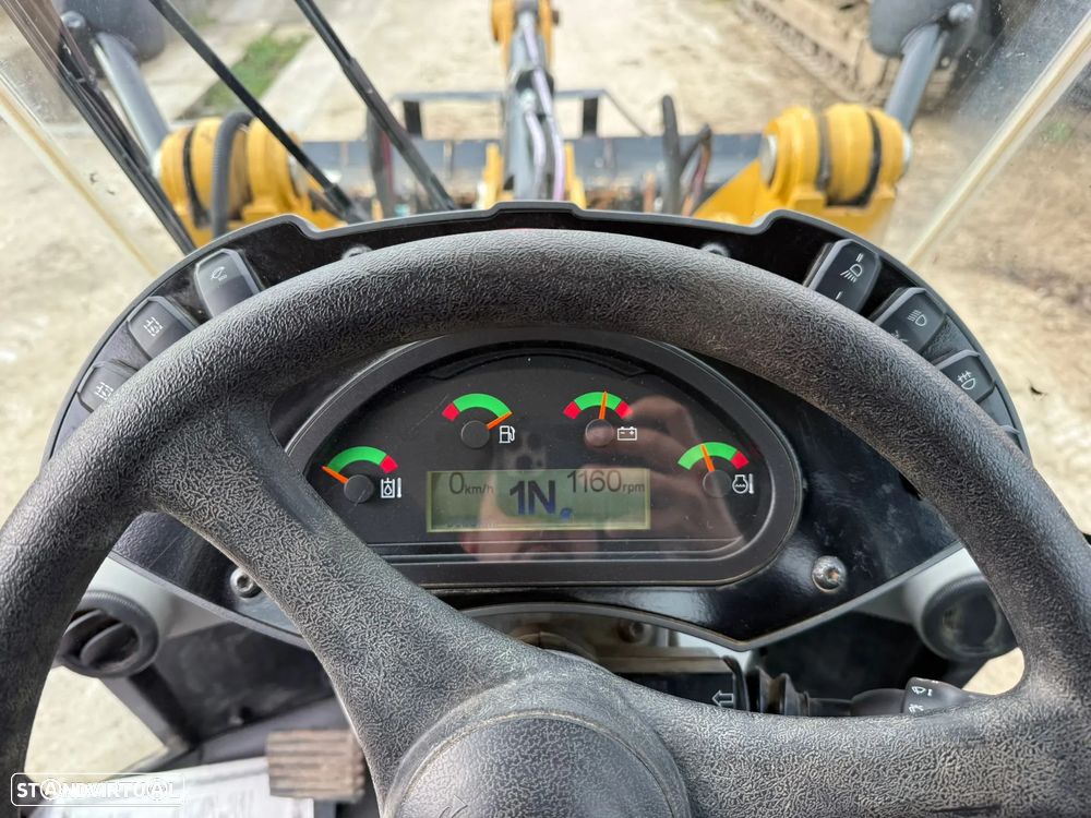 Caterpillar 906M - 14