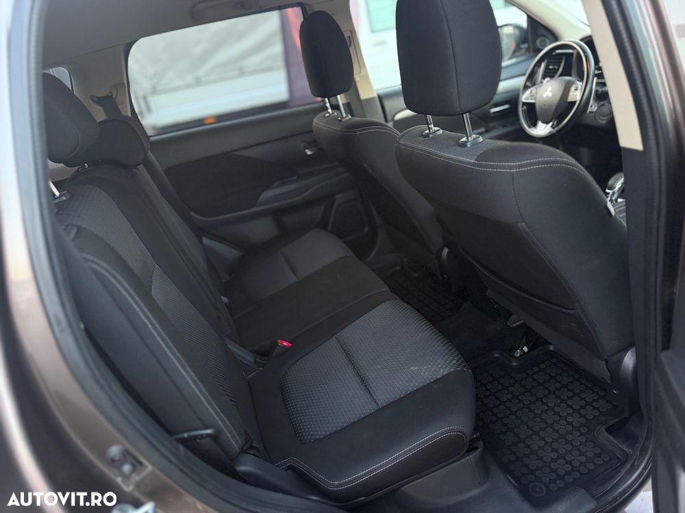 Mitsubishi Outlander - 8
