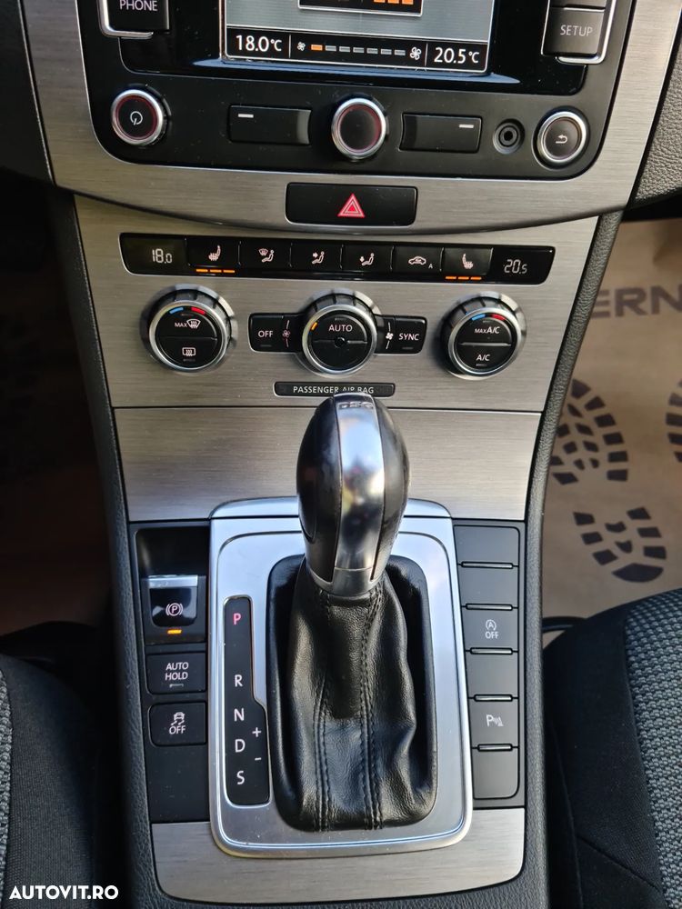 Volkswagen Passat Variant 2.0 TDI DSG BlueMotion Technology Comfortline - 24