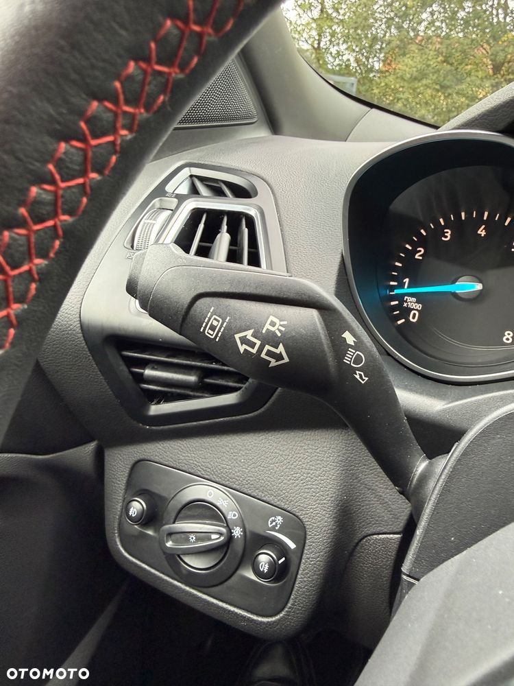 Ford Kuga 1.5 EcoBoost 2x4 ST-Line - 30