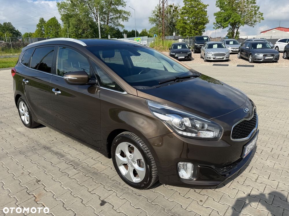 Kia Carens 1.6 GDI Dream-Team Edition - 12