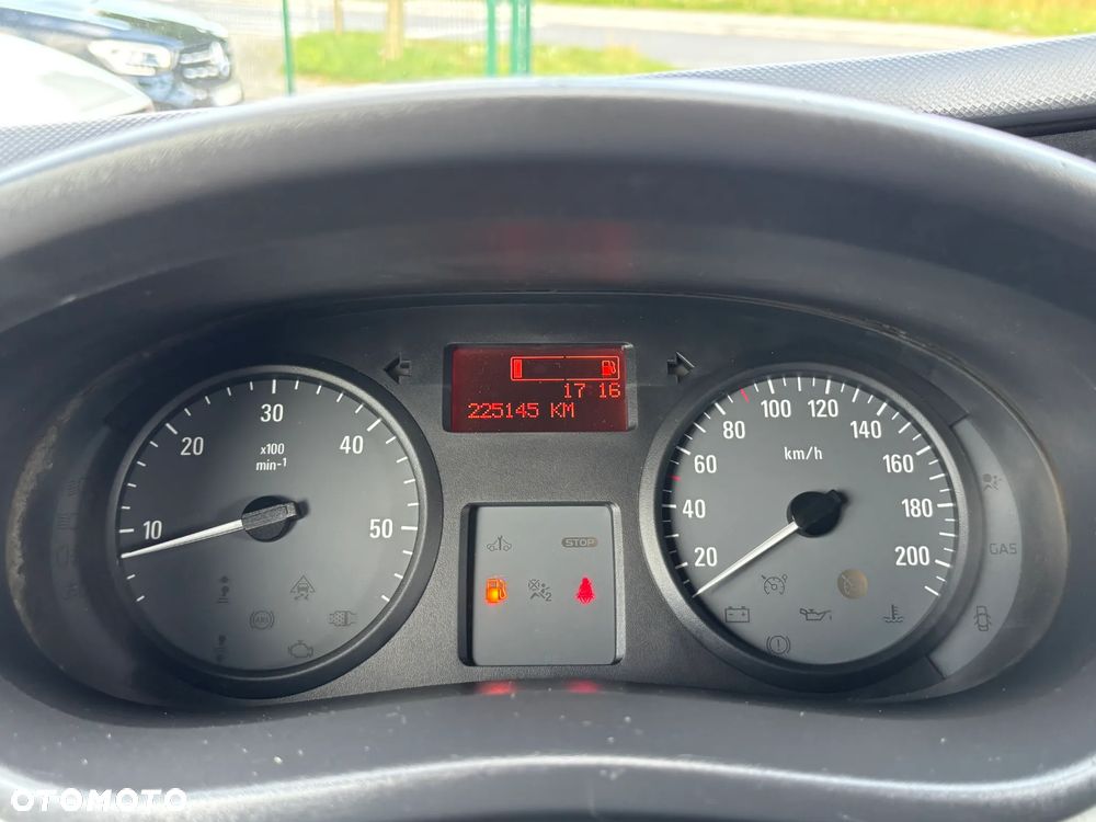 Opel VIVARO - 15