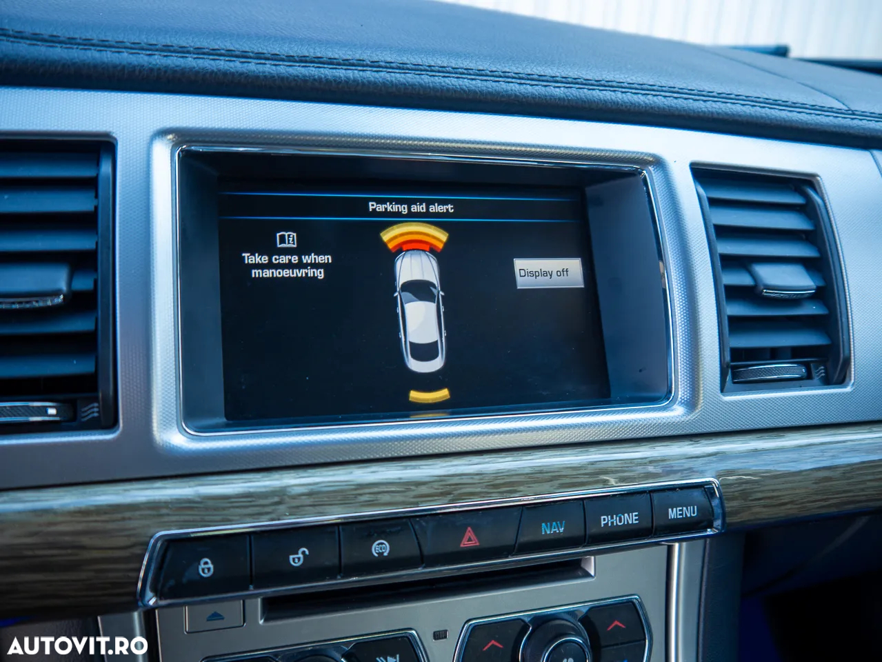 Jaguar XF 2.2D - 19