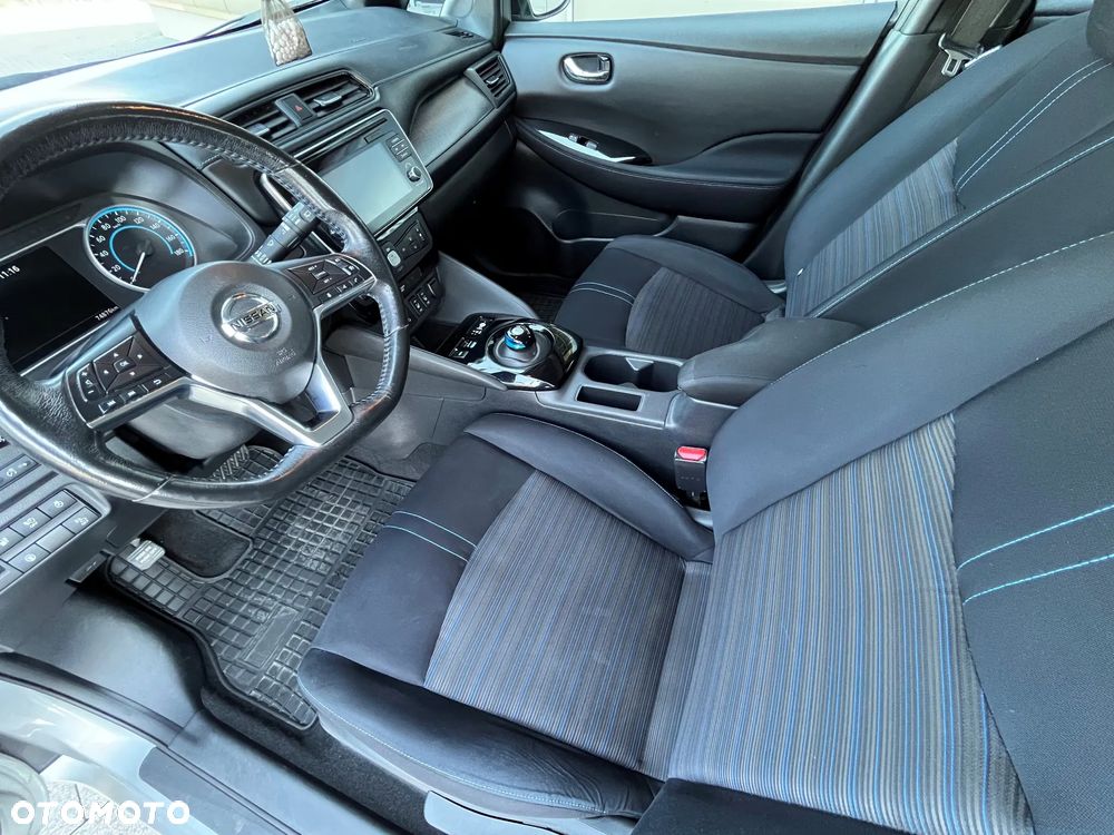 Nissan Leaf - 8