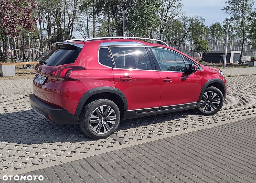 Peugeot 2008 1.2 PureTech Allure S&S EAT8 - 4