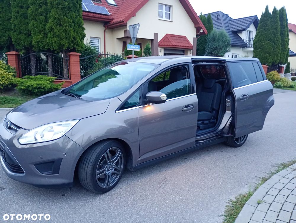Ford Grand C-MAX - 10