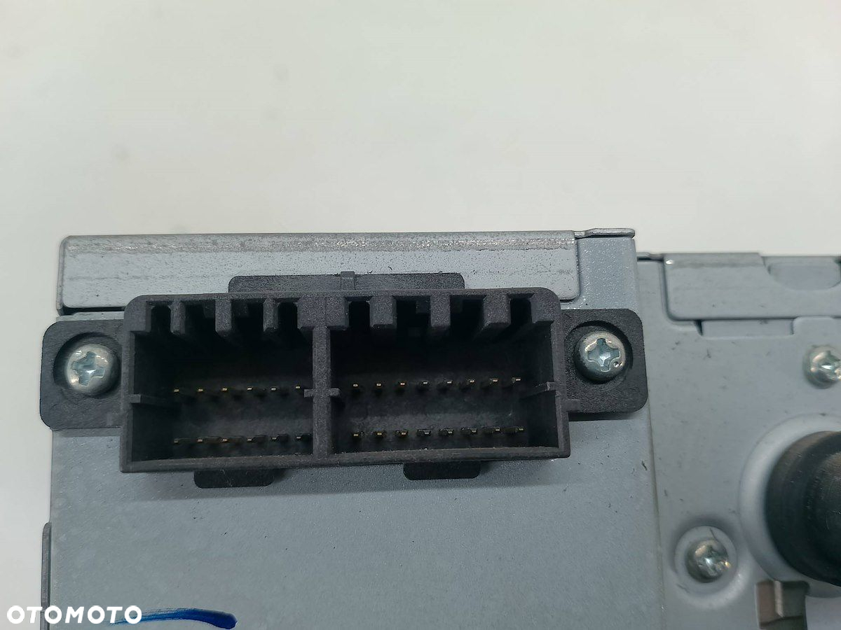 ZMIENIARKA CD CHRYSLER PACIFICA P05094031AA - 7