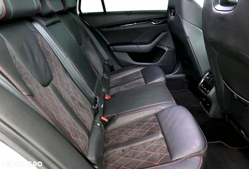 Skoda Octavia RS 2.0 TDI DSG 4X4 - 12