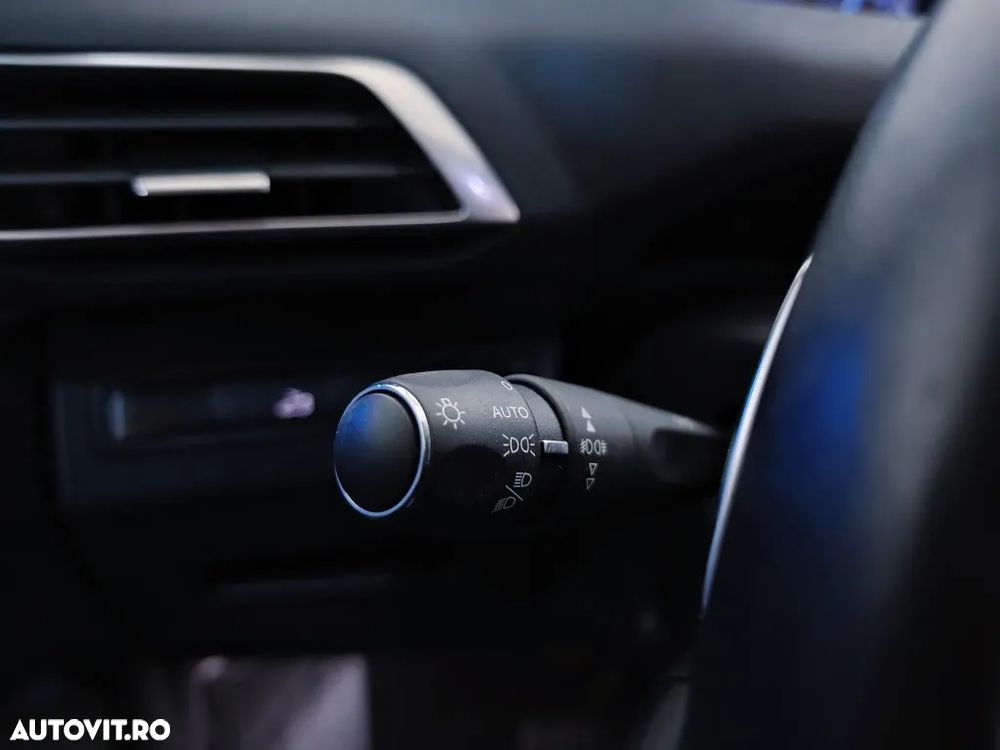 Peugeot 3008 PureTech 130 Stop & Start GPF EAT8 Allure - 16