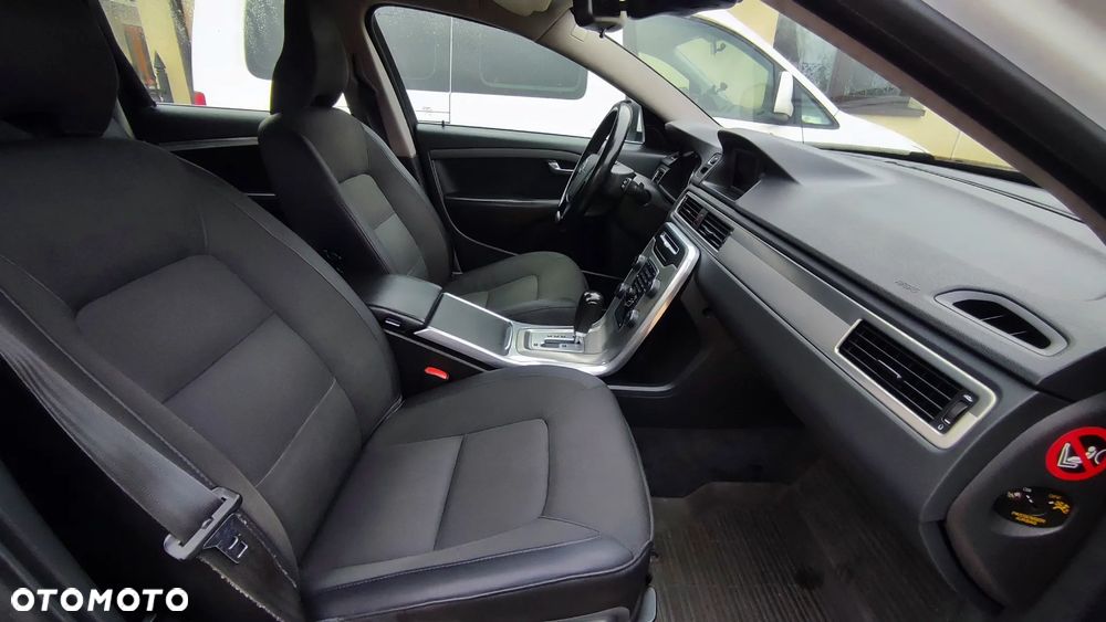 Volvo V70 D5 AWD Kinetic - 17
