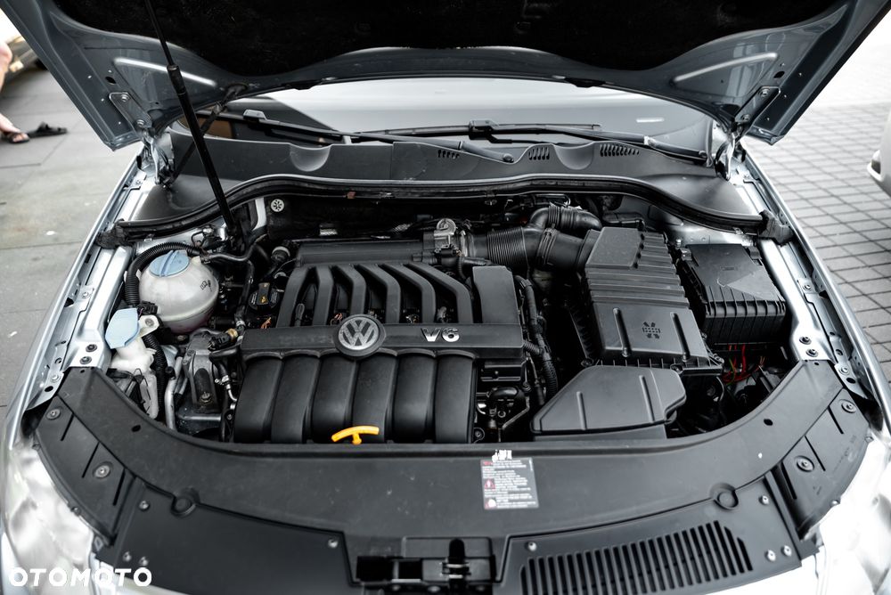 Volkswagen Passat Variant 3.6 V6 R36 - 40