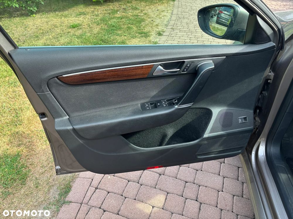 Volkswagen Passat Variant 2.0 TDI BlueMotion Technology Comfortline - 11