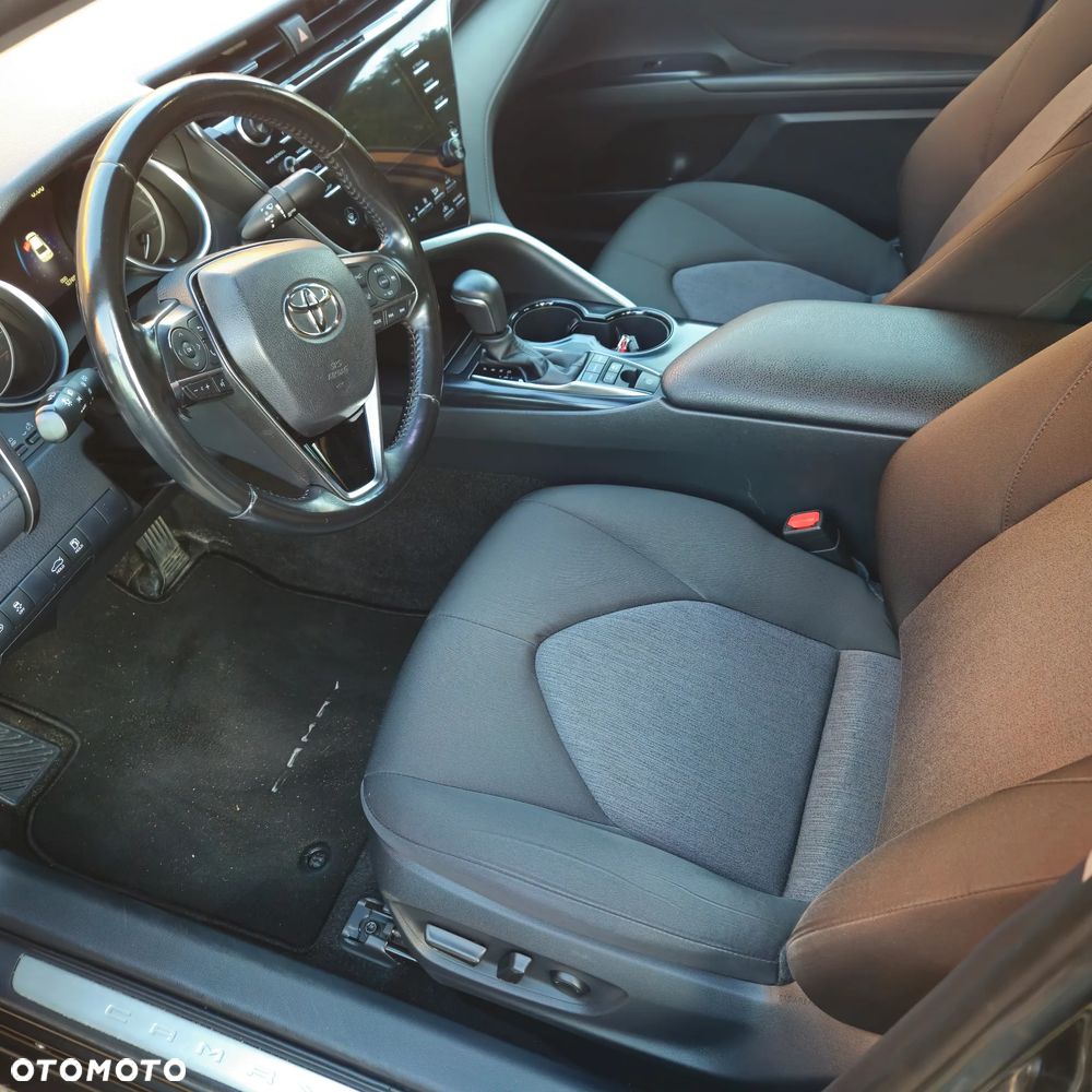 Toyota Camry - 18