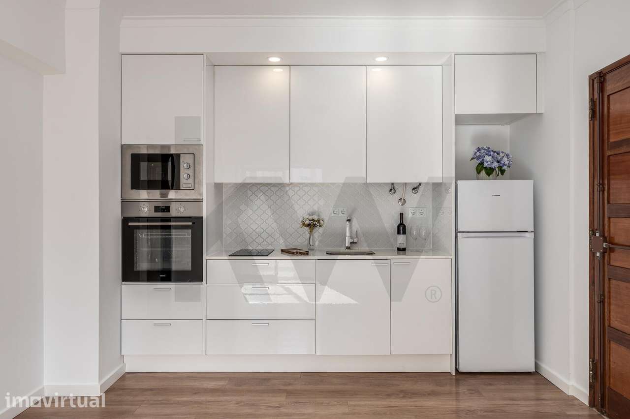 Apartamento T1 Totalmente Remodelado com Varanda | Cascais - Grande imagem: 2/29