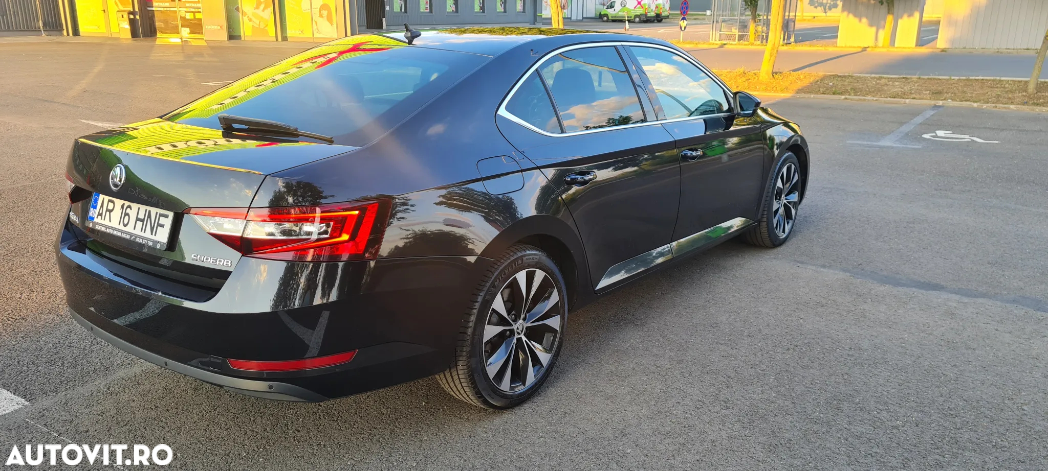 Skoda Superb 2.0 TDI DSG Ambition - 9