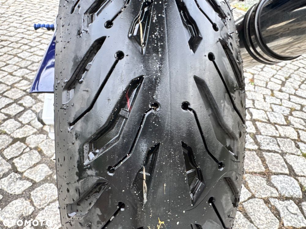 Yamaha FZS - 32