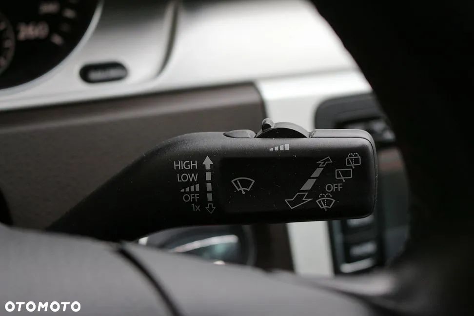 Volkswagen Passat Variant 2.0 TDI Highline - 28