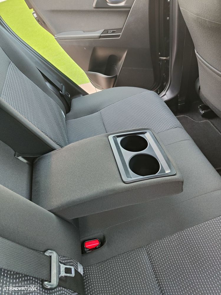 Toyota Auris 1.4 D-4D Com.+P.Sport+Navi - 32