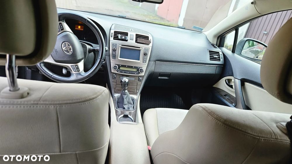 Toyota Avensis 2.0 D-4D Premium - 6