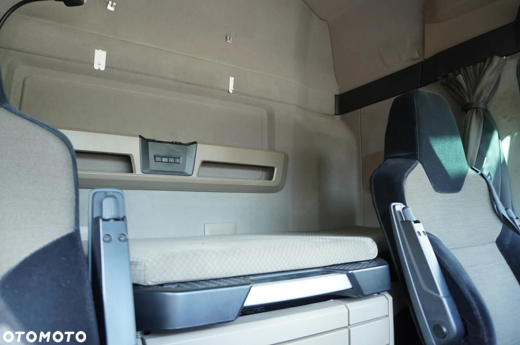 MAN TGS 33.510 / 6x4 / Kab. sypialna - 26