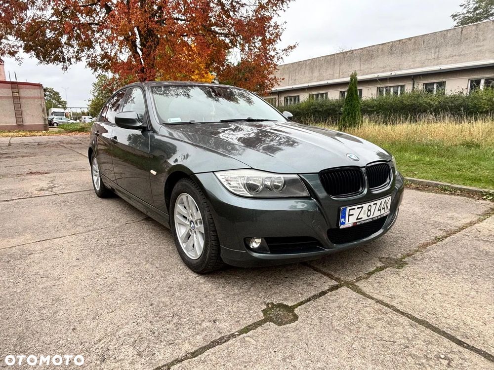 BMW Seria 3 318i - 23
