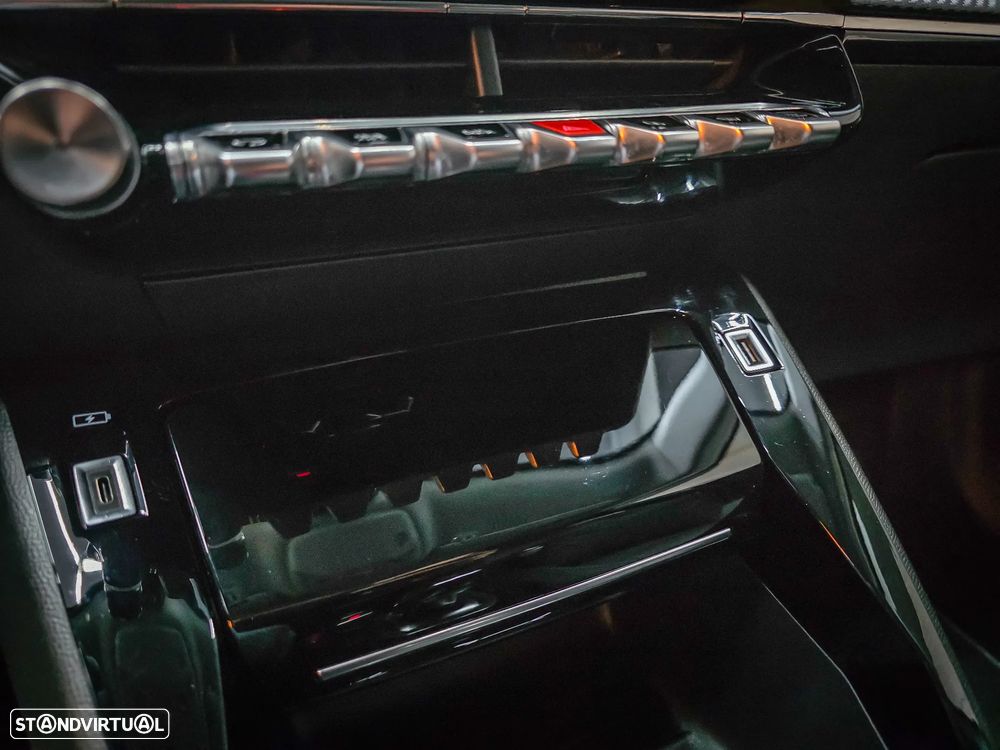 Peugeot 2008 PureTech 130 EAT8 Allure - 37