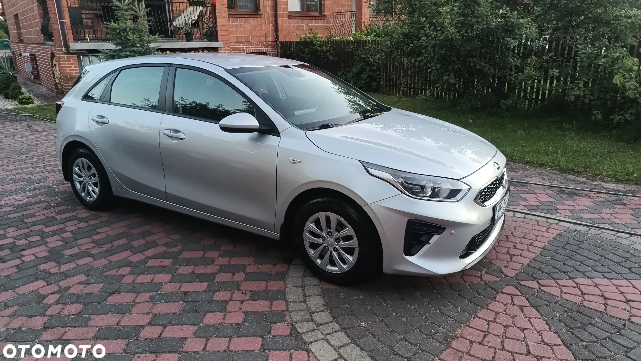 Kia Ceed 1.6 CRDi SCR M - 2